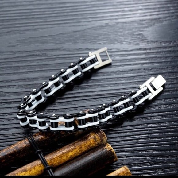 Luxury Stainless Steel Bicycle Chain Bracelet - Picture 3 of 3